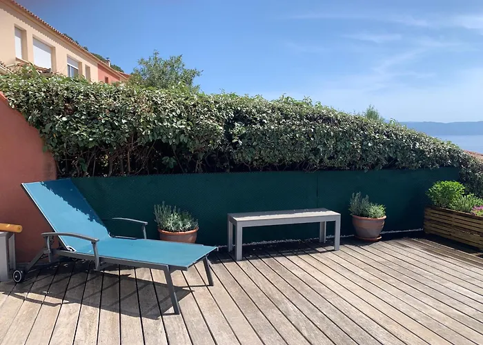 Ajaccio Maison Bord De Mer Dans Residence Avec Piscine